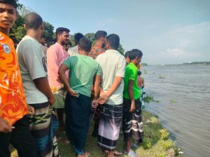 চাঁপাইনবাবগঞ্জে মহানন্দা নদীতে গোসল করতে নেমে নিখোঁজ সপ্তম শ্রেণির শিক্ষার্থী