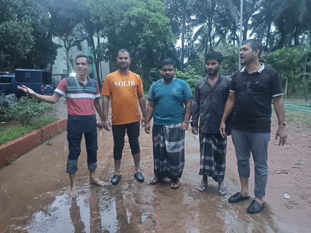 কসবার বিলে নাটকীয় অভিযানে দেবীদ্বারের ধর্ষণ মামলার দুই আসামি আটক 1 দেবীদ্বারে মাদ্রাসাছাত্রী ধর্ষণ মামলার গ্রেপ্তার দুই আসামি