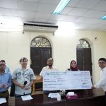 গবেষণায় বড় বিনিয়োগ: জবির ৬৪২ শিক্ষার্থী ও গবেষক পেলেন প্রায় ৯৬ লাখ টাকার অনুদান 4 জগন্নাথ বিশ্ববিদ্যালয়ে ৬৪২ শিক্ষার্থী ও গবেষকের মধ্যে প্রায় ৯৬ লাখ টাকার গবেষণা অনুদান প্রদান অনুষ্ঠানে উপাচার্যসহ অতিথিরা।