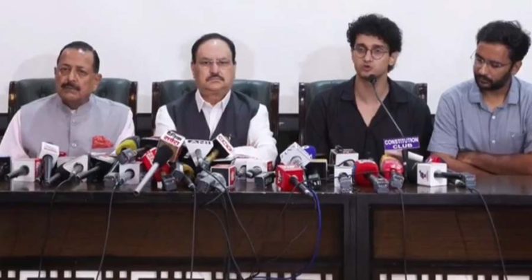 ভারতে শিক্ষামন্ত্রীর পদত্যাগে আন্দোলনের ইতি, এবার বাংলাদেশের অতি উৎসাহী মোদিবিরোধী প্রচারকারী জঙ্গীদের কী হবে? 1 মোদি সরকারের পতনের দিবাস্বপ্ন দেখা অতি উৎসাহী প্রচারকদের এবার কী জবাব?