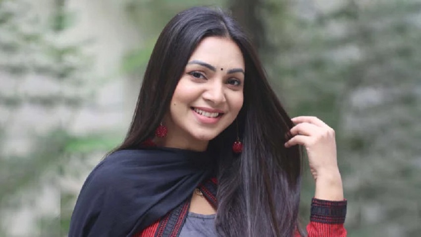 ‘আমি প্রতারণা করিনি’— ১৬ বছর পর নীরবতা ভাঙলেন প্রভা 1 দীর্ঘ ১৬ বছর পর অতীতের বিতর্ক, সম্পর্ক ও ব্যক্তিগত জীবন নিয়ে খোলামেলা বক্তব্য দেন অভিনেত্রী সাদিয়া জাহান প্রভা।