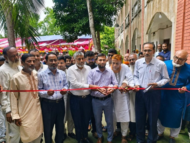 নতুন সভাপতি, প্রথম উদ্যোগেই বাজিমাত—দারোরা হাই স্কুলে কায়েস মীরের অর্থে সুপেয় পানির প্ল্যান 1 দারোরা দীনেশচন্দ্র উচ্চ বিদ্যালয়ে কায়েস মীরের ব্যক্তিগত অর্থায়নে স্থাপিত আধুনিক সুপেয় পানির প্ল্যান উদ্বোধন ও বিদ্যালয়ের বিভিন্ন কর্মসূচির দৃশ্য।