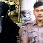নদীতে ঝাঁপ দেওয়া নারীকে বাঁচাতে মুহূর্তেই পানিতে পুলিশ কনস্টেবল