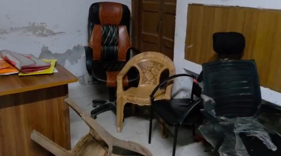 দাউদকান্দিতে থানায় ভাঙচুর করে ‘ভুয়া’ স্লোগানে বেরিয়ে গেল ২৮ কিশোর, আটক ৫৯