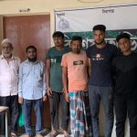 দেবীদ্বারের জুট মিলের ১৩ টন যন্ত্রাংশ পাচারের অভিযোগ, ২ ট্রাকসহ গ্রেফতার ৮ 2 দেবীদ্বারের উষা জুট স্পিনার্স লিমিটেডের যন্ত্রাংশ পাচারের অভিযোগে গ্রেফতার আটজন।