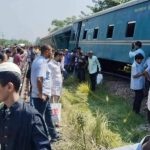 কুমিল্লায় কর্ণফুলী এক্সপ্রেসের তিন বগি লাইনচ্যুত, ঢাকামুখী ট্রেন চলাচল বন্ধ 3 কুমিল্লার নাঙ্গলকোটে কর্ণফুলী এক্সপ্রেস ট্রেনের তিনটি বগি লাইনচ্যুত হয়েছে। বুধবার (২১ অক্টোবর) দুপুর সাড়ে ১২টার দিকে উপজেলার নাওটী স্টেশনের কাছে এ দুর্ঘটনা ঘটে। এতে ঢাকামুখী রেললাইনে ট্রেন চলাচল বন্ধ হয়ে যায়।